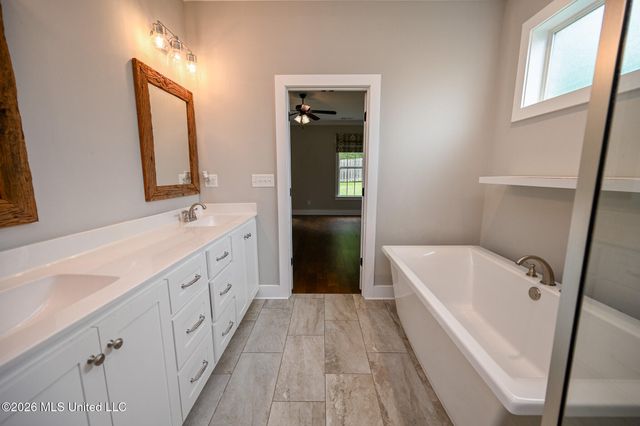 4938 Pleasant Breeze Drive, Olive Branch, MS 38654