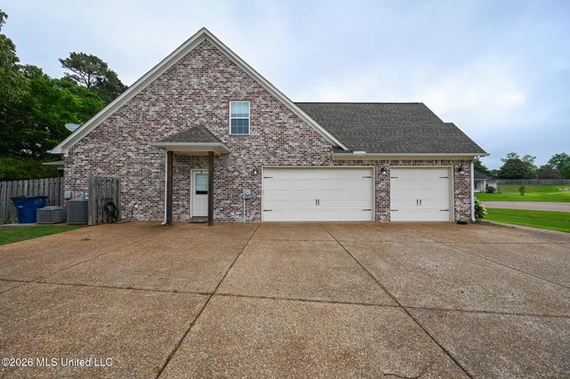 4938 Pleasant Breeze Drive, Olive Branch, MS 38654