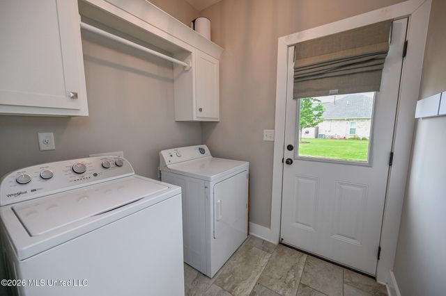 4938 Pleasant Breeze Drive, Olive Branch, MS 38654