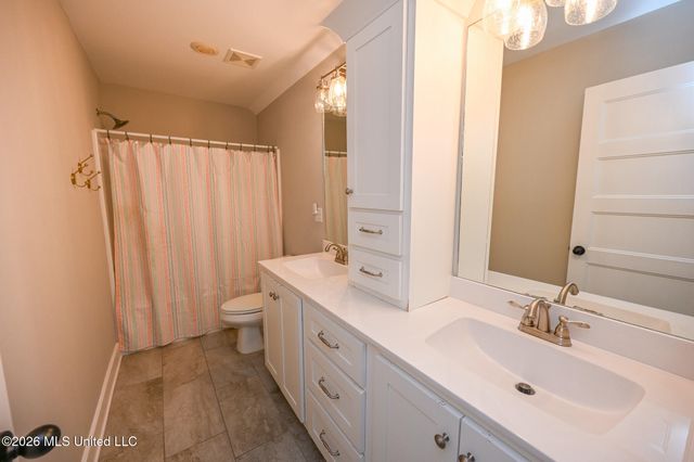 4938 Pleasant Breeze Drive, Olive Branch, MS 38654