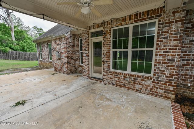 4938 Pleasant Breeze Drive, Olive Branch, MS 38654