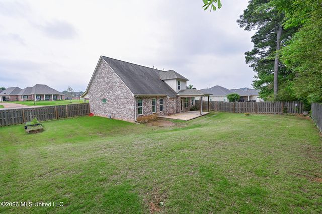 4938 Pleasant Breeze Drive, Olive Branch, MS 38654