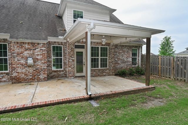 4938 Pleasant Breeze Drive, Olive Branch, MS 38654