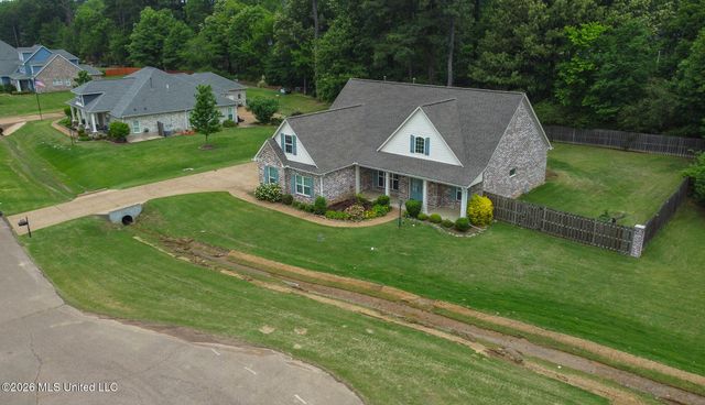 4938 Pleasant Breeze Drive, Olive Branch, MS 38654