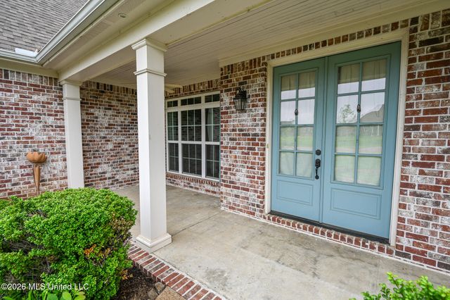 4938 Pleasant Breeze Drive, Olive Branch, MS 38654