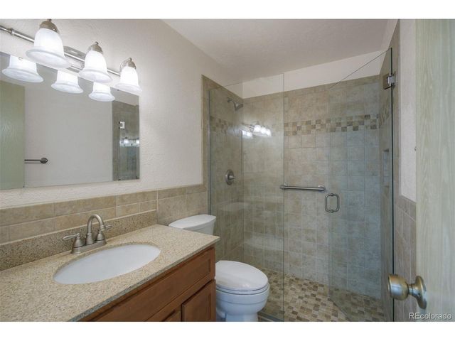 9825 Ryan Gulch Rd B-201, Silverthorne, CO 80498