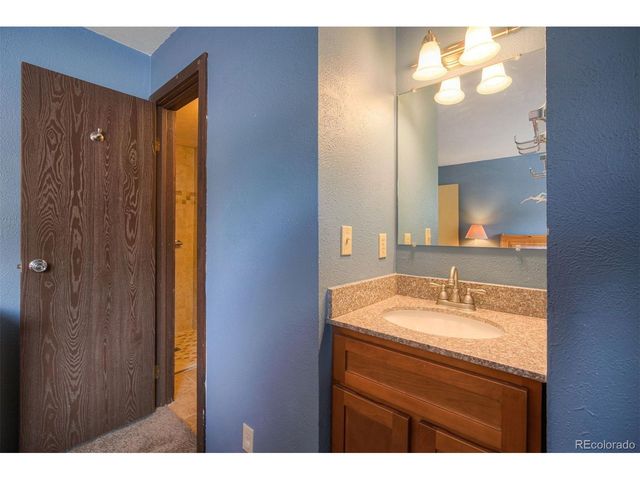 9825 Ryan Gulch Rd B-201, Silverthorne, CO 80498