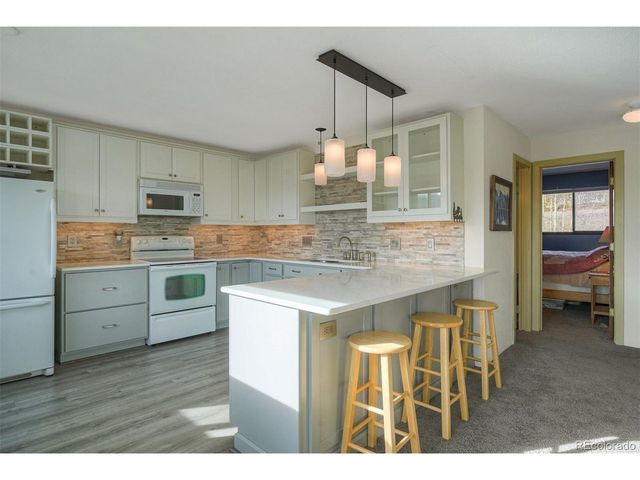 9825 Ryan Gulch Rd B-201, Silverthorne, CO 80498