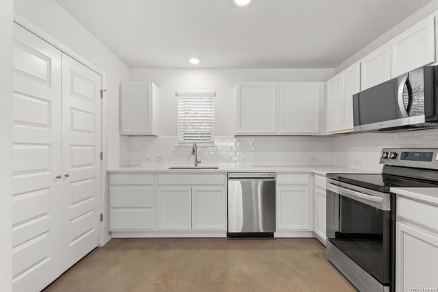 631 E Carolina St Bldg 4, San Antonio, TX 78210