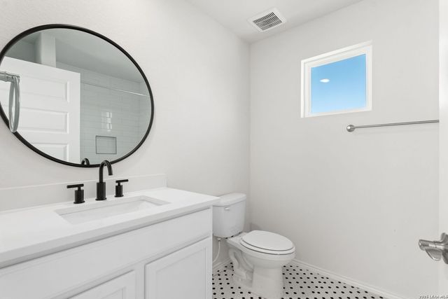 631 E Carolina St Bldg 4, San Antonio, TX 78210