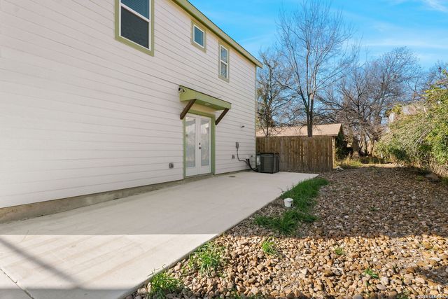 631 E Carolina St Bldg 4, San Antonio, TX 78210