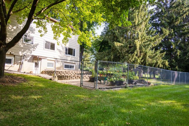 1440 Woodland Drive SW, Rochester, MN 55902