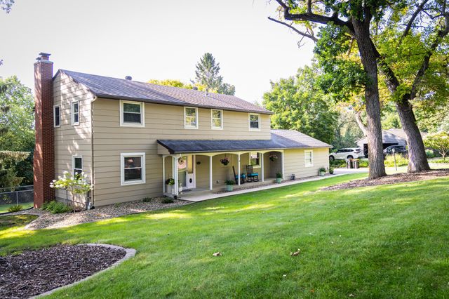 1440 Woodland Drive SW, Rochester, MN 55902