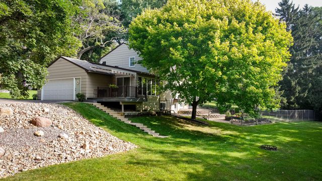 1440 Woodland Drive SW, Rochester, MN 55902