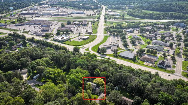 1440 Woodland Drive SW, Rochester, MN 55902