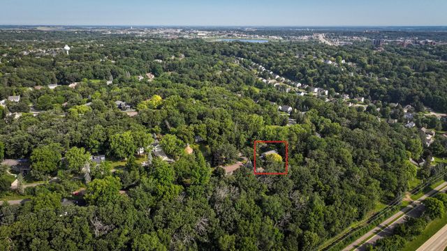 1440 Woodland Drive SW, Rochester, MN 55902