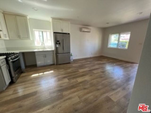 9638 S Hobart Boulevard, Los Angeles, CA 90047