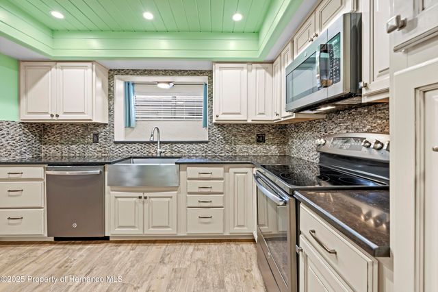 11436 W Clubview Drive, Homosassa, FL 34448