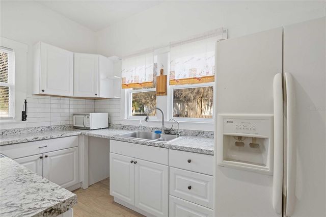 404 W TEVER STREET, Plant City, FL 33563