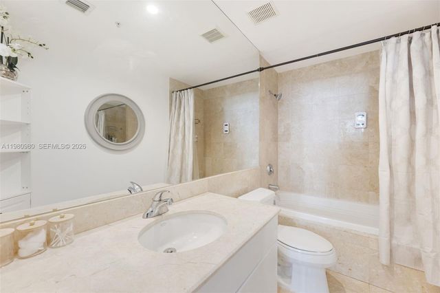 801 Brickell Key Blvd 806, Miami, FL 33131