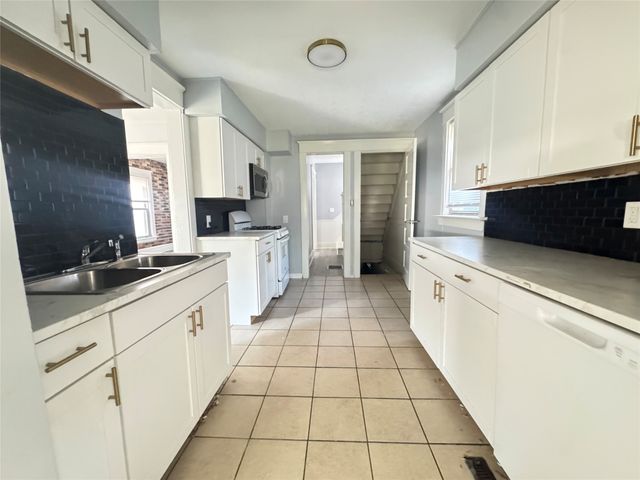 317 E 27TH Street, Erie, PA 16504