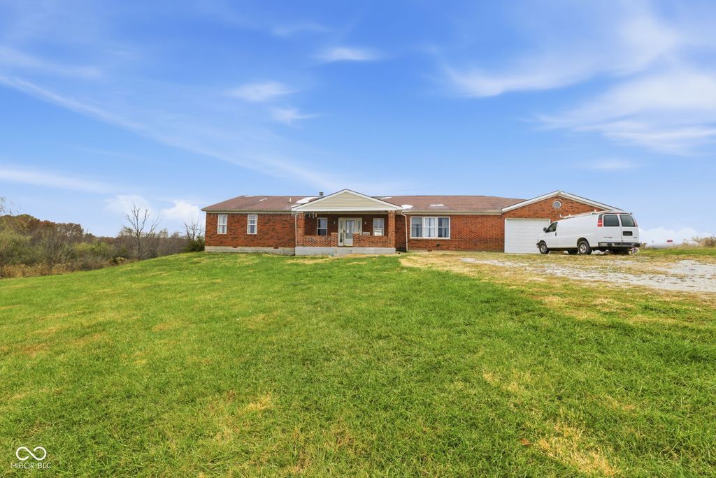 6192 S County Road 550 E, Greencastle, IN 46135
