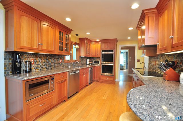 64 Mohegan Drive, West Hartford, CT 06117