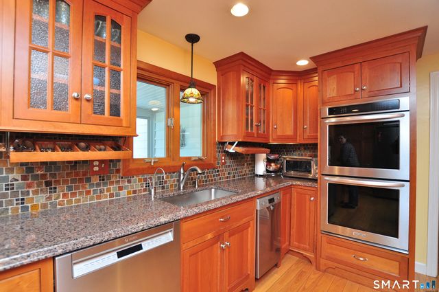 64 Mohegan Drive, West Hartford, CT 06117