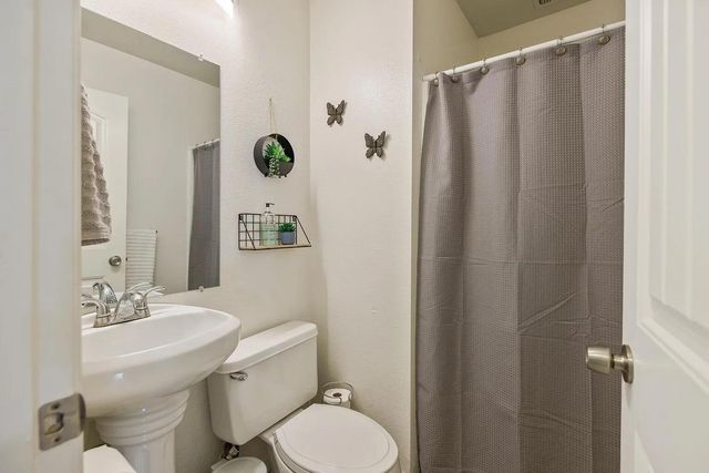 4926-4928 W Westgate Court, Visalia, CA 93277