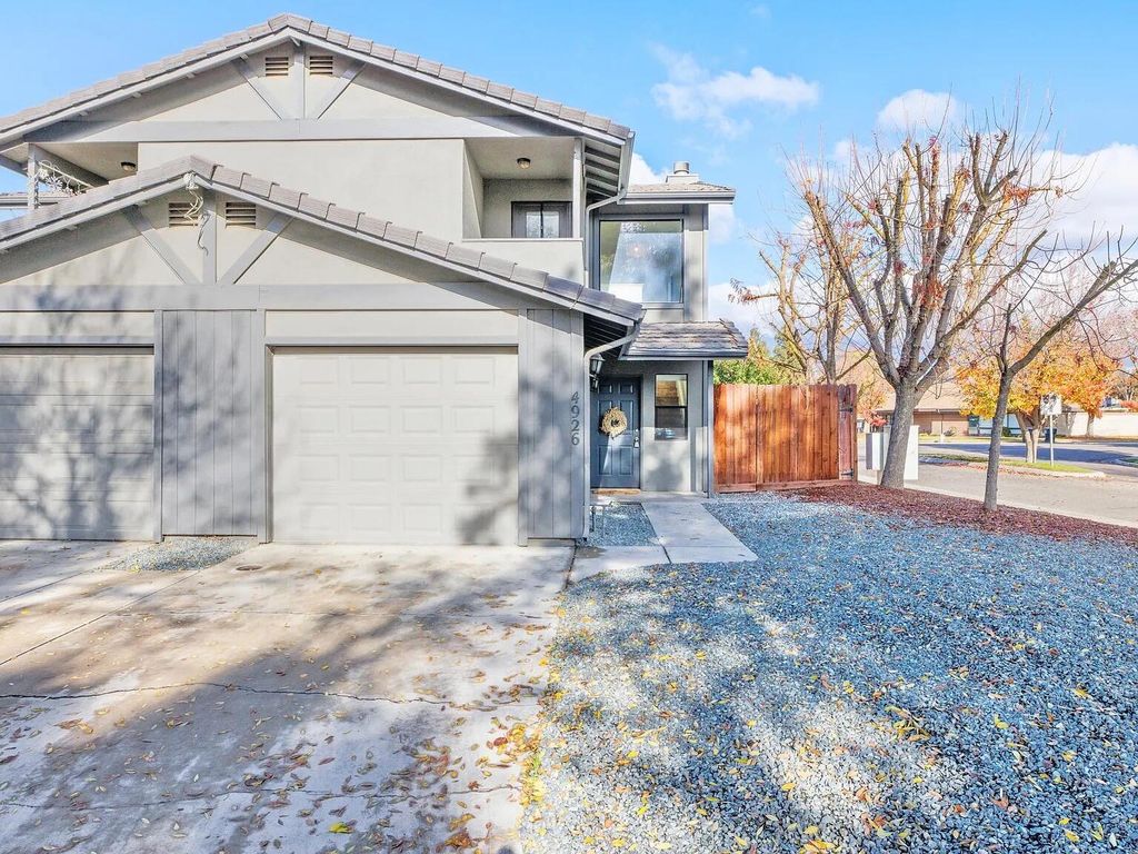 4926-4928 W Westgate Court, Visalia, CA 93277