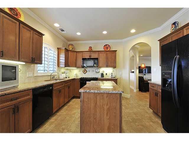 644 Newport DR, Spicewood, TX 78669
