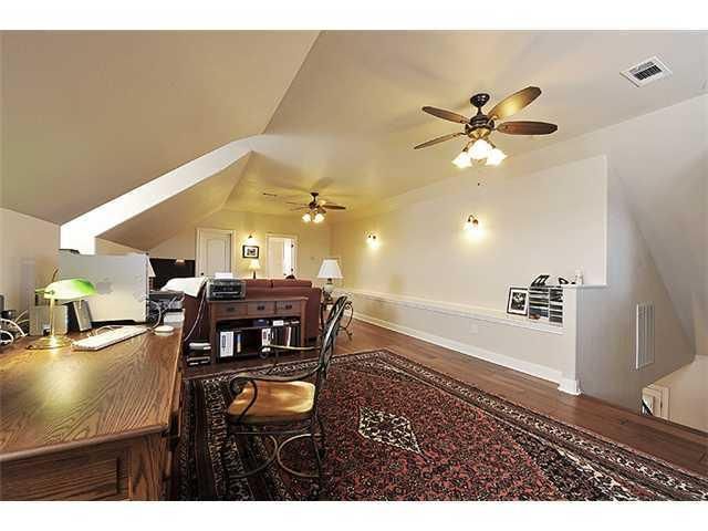 644 Newport DR, Spicewood, TX 78669