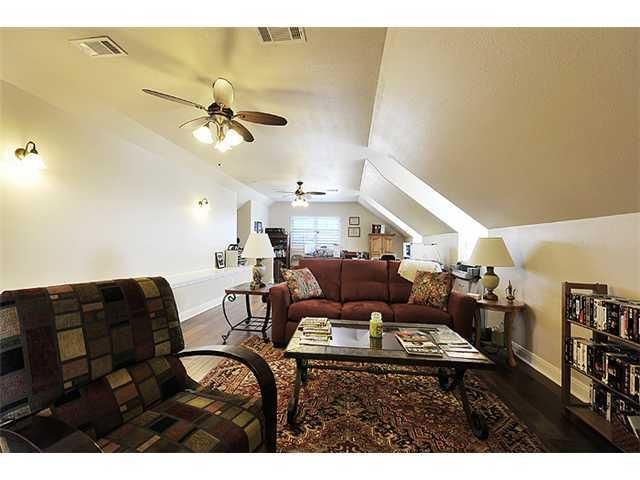 644 Newport DR, Spicewood, TX 78669