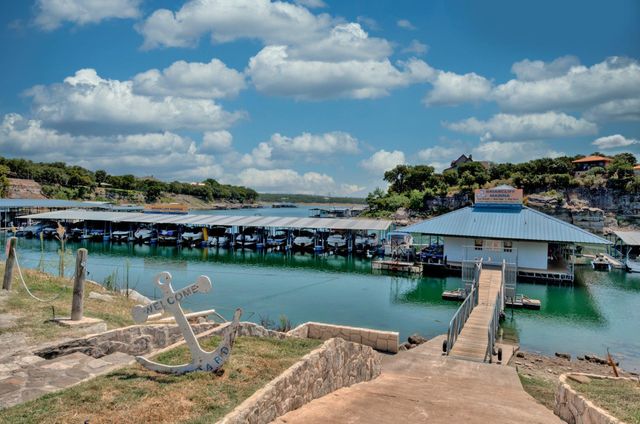 644 Newport DR, Spicewood, TX 78669