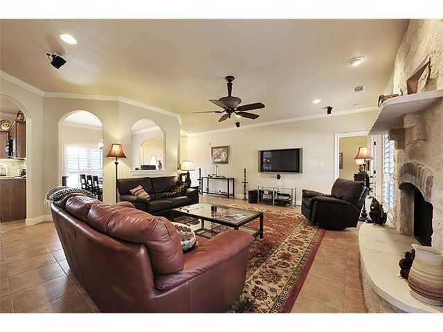 644 Newport DR, Spicewood, TX 78669