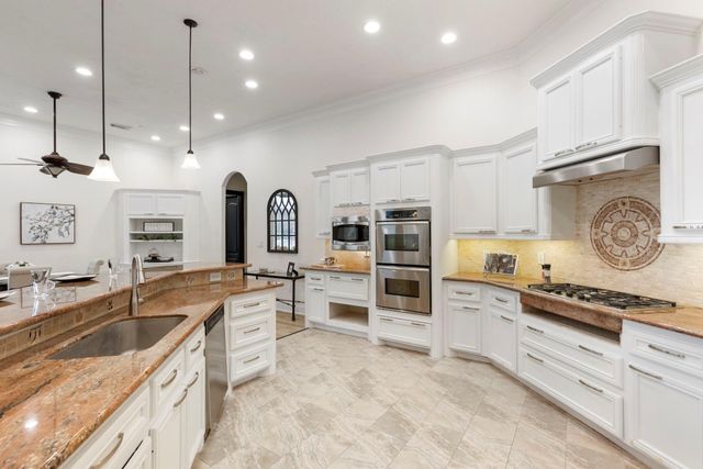 28019 E Benders Landing Boulevard, Spring, TX 77386