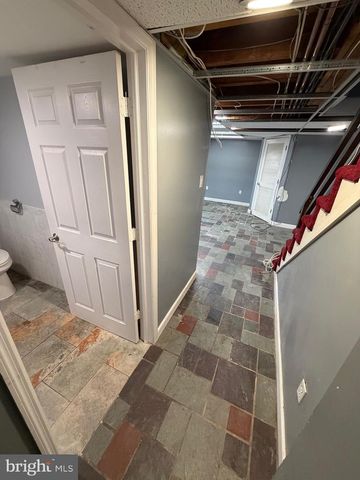 230 N DIAMOND ST, Clifton Heights, PA 19018