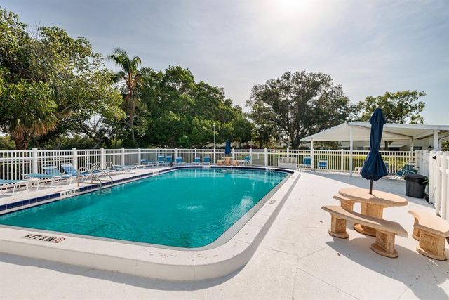 4550 OVERLOOK DRIVE NE 258, St Petersburg, FL 33703