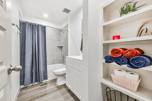 1702 Perch Street, Alvin, TX 77511