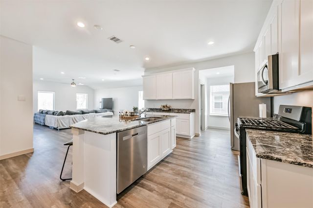 1702 Perch Street, Alvin, TX 77511