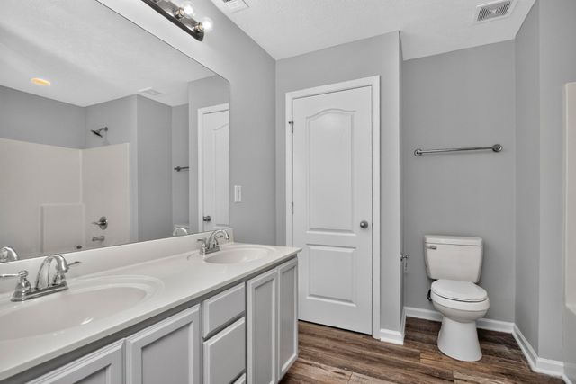 2034 George Buchanan Dr, La Vergne, TN 37086