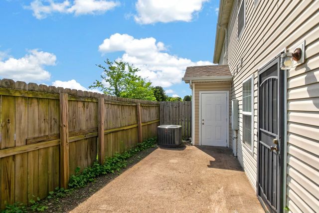 2034 George Buchanan Dr, La Vergne, TN 37086