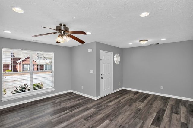 2034 George Buchanan Dr, La Vergne, TN 37086