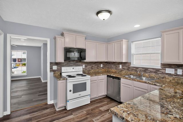 2034 George Buchanan Dr, La Vergne, TN 37086