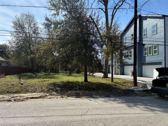 887 Lucky Street, Houston, TX 77088