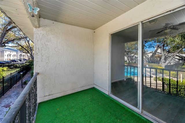 14422 REUTER STRASSE CIRCLE 112, Tampa, FL 33613