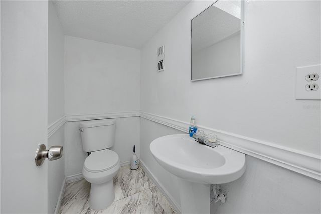 14422 REUTER STRASSE CIRCLE 112, Tampa, FL 33613