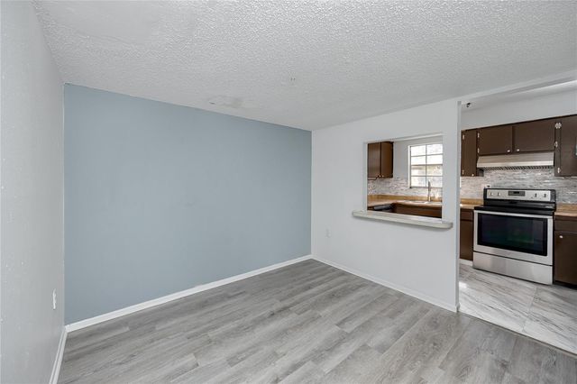 14422 REUTER STRASSE CIRCLE 112, Tampa, FL 33613