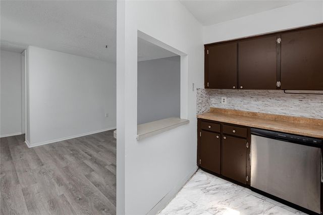 14422 REUTER STRASSE CIRCLE 112, Tampa, FL 33613