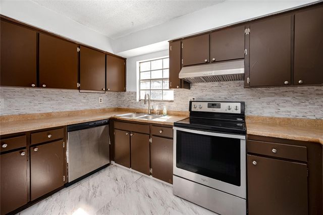 14422 REUTER STRASSE CIRCLE 112, Tampa, FL 33613